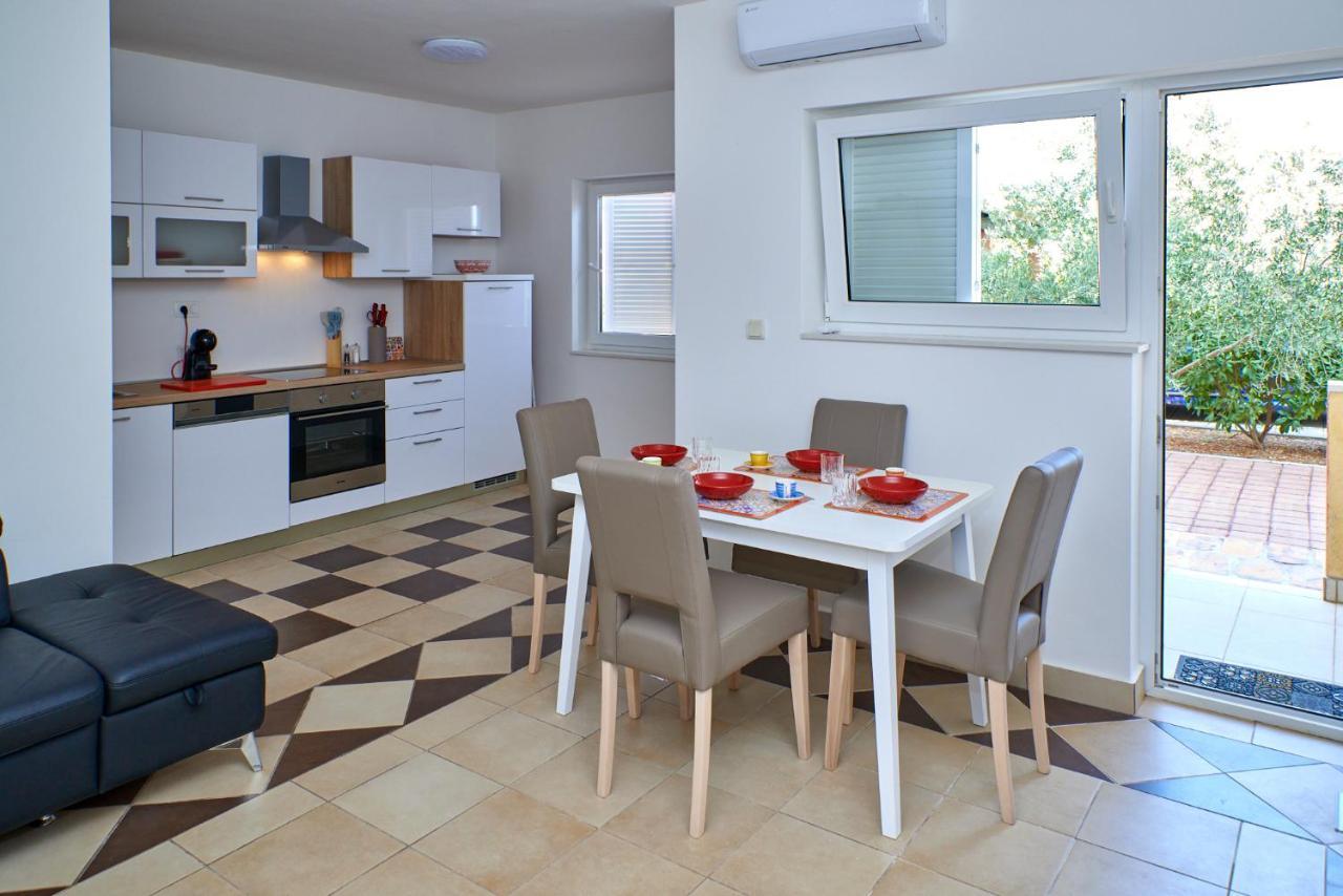 Cittanova Boutique Apartment Con Piscina Novigrad Istria Exterior foto